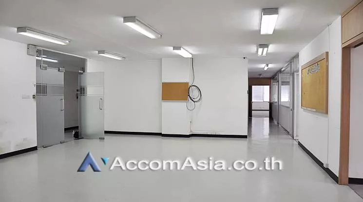 unit Office space For Rent in Phaholyothin, Bangkok  near MRT Phetchaburi (AA15615)